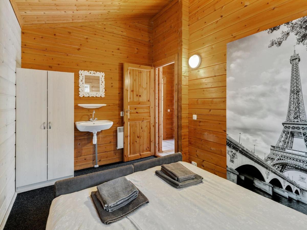 Luxurious Chalet In Guelders By The Forest Hulshorst Kültér fotó